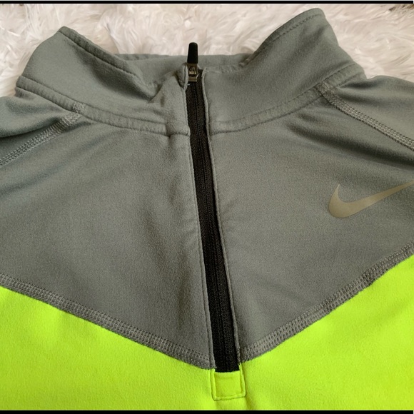 Running Jacket - Picture 2 of 4